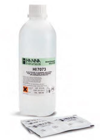 Solución limpiadora Hanna Instruments HI7073 para electrodos en muestras con proteínas. Incluye frasco y paquetes individuales de solución.